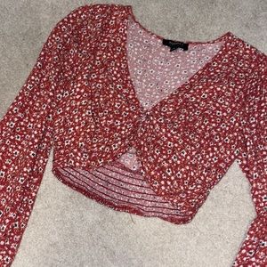 Women’s cropped blouse with buttons